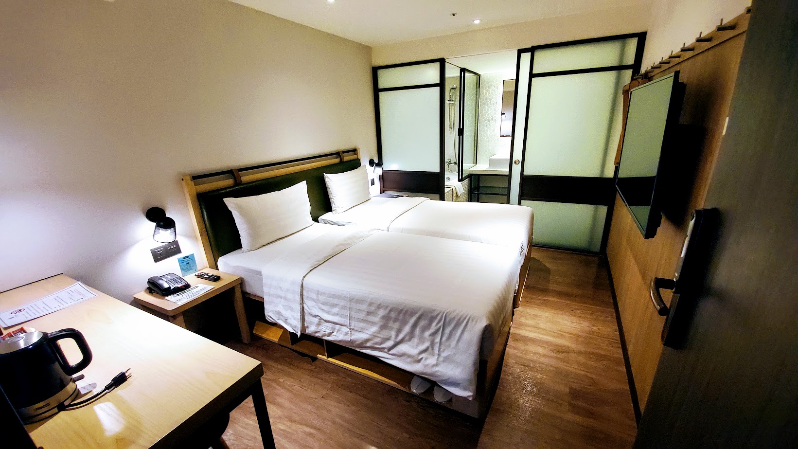 【往路/早朝発*復路/深夜発】タイガーエア台湾で行く!羽田発 3泊5日 シティスイーツ台北 駅前館にご宿泊(窓なしのお部屋)