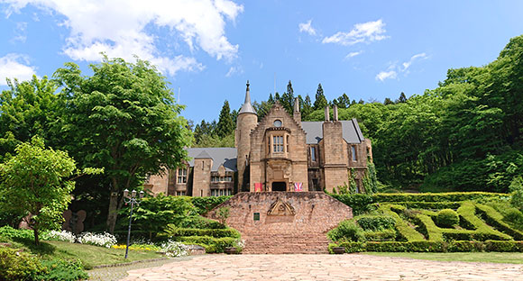新宿発 西船橋駅発 さくらんぼ狩りとあじさい寺 沼田 真田の街を食べ歩きと食い倒れの旅 飛んで埼玉のロケ地ロックハート城で中世気分