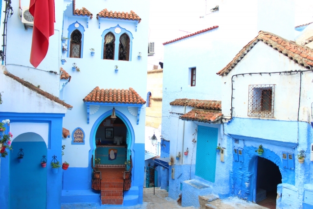 早割21 フリープラン 送迎付 魅惑の国 モロッコ 3都市周遊8日間 港湾都市 カサブランカ 青い街 シャウエン 迷宮都市 フェズ 朝食付 燃油込 成田発 エミレーツ航空利用