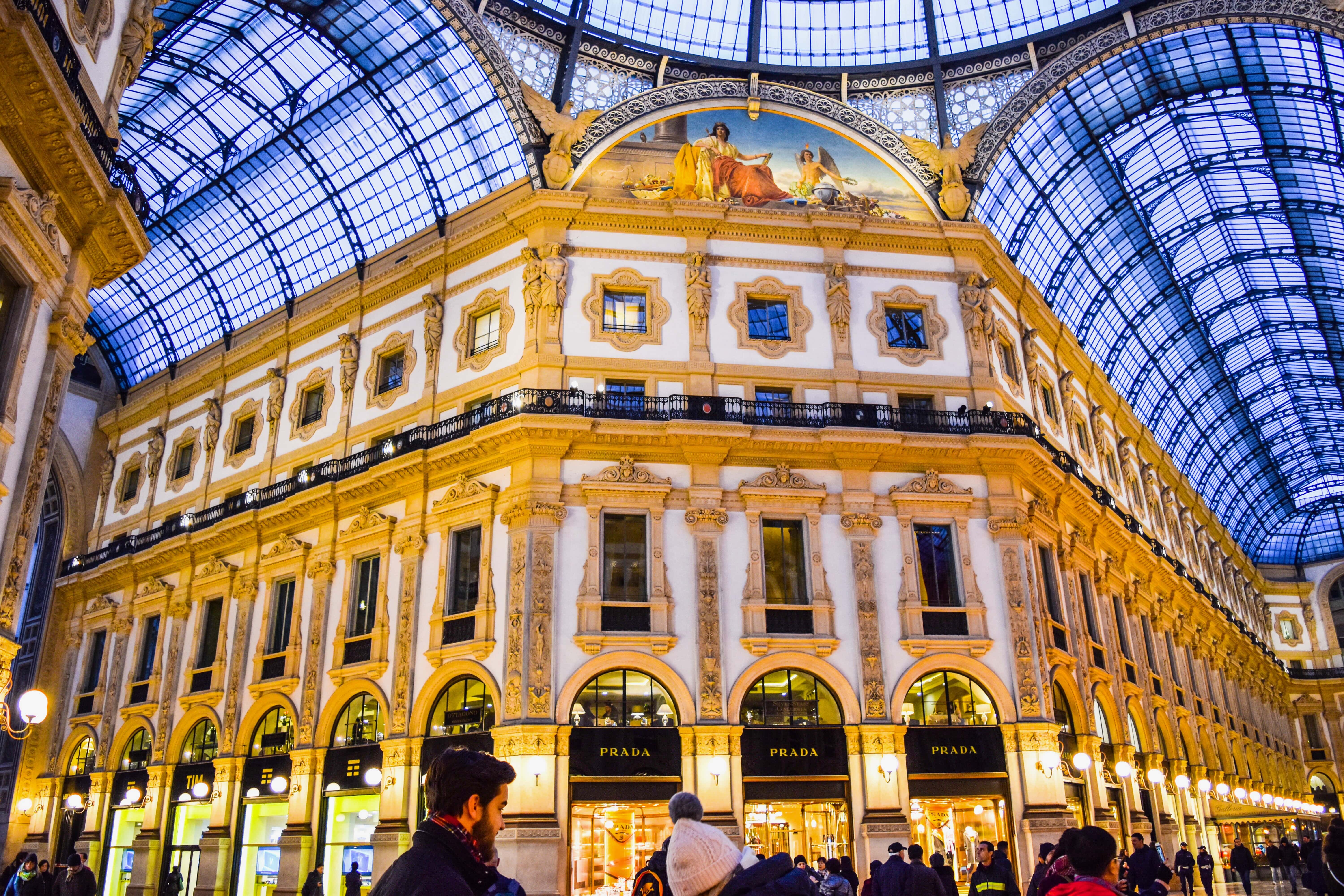 フリープラン 鉄道移動 イタリア 2都市周遊7日間 ミラノ ローマ 朝食付 燃油込 羽田発 カタール航空利用