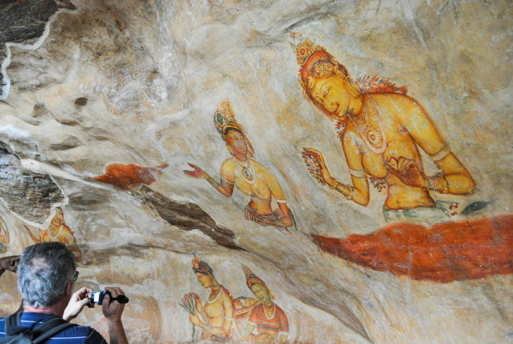 5ツ星ホテル利用 ワンランク上のスリランカ周遊5日間 世界遺産シーギリヤ ダンブッラ キャンディへ 全行程日本語ガイド 専用車利用 チップ込