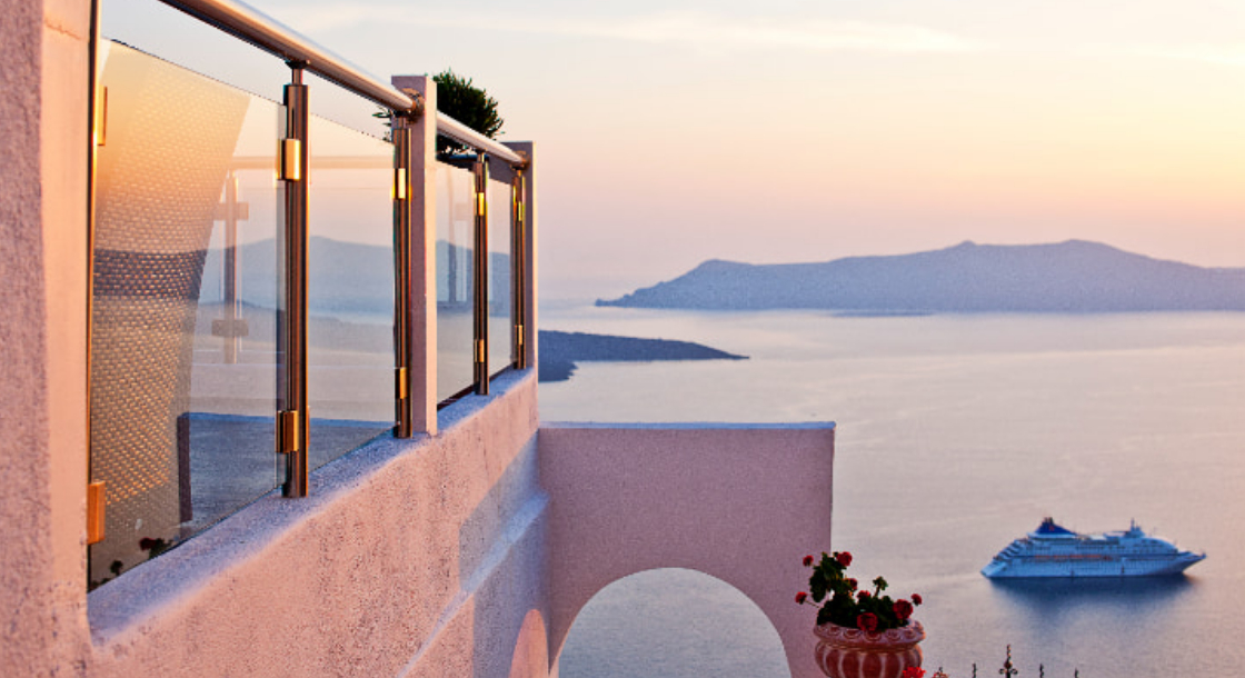 フィラタウンのエーゲ海を望む人気ホテル「アステラス・ヴィラス