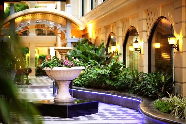 ザ・スコソン・バンコク 館内の庭園と伝統的な空間