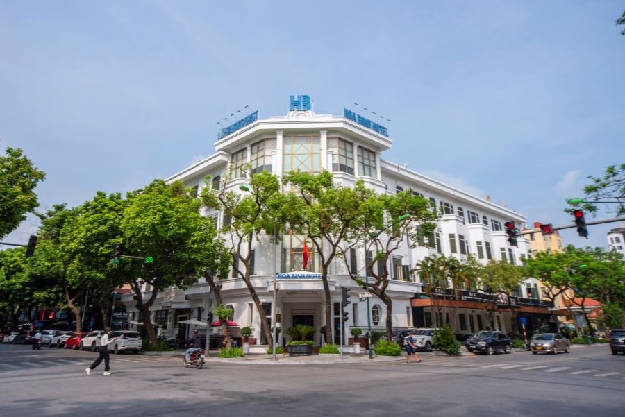 ＼ホテルのスパ 15% OFF／★往復送迎付き★ベトナム航空で行く！ホア ビン ホテル デラックスルームに泊まるハノイ2泊4日（往路発:午前/復路発:深夜）