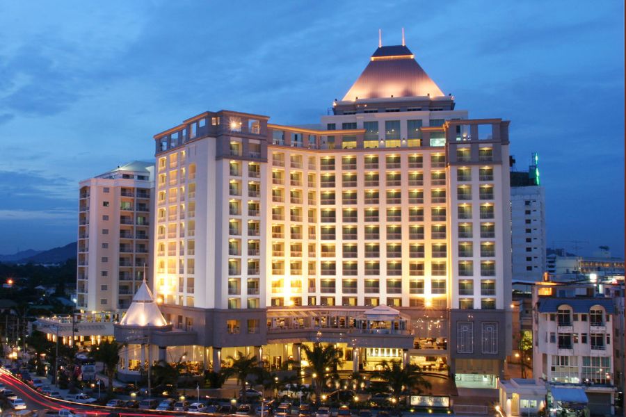 ＼☆預け荷物20kg付き☆／ タイベトジェットエア利用 ☆ケープ ラチャ ホテル☆デラックススタジオ（朝食付き）で過ごす シーラチャ2泊4日｜往路発:午前/復路発:深夜