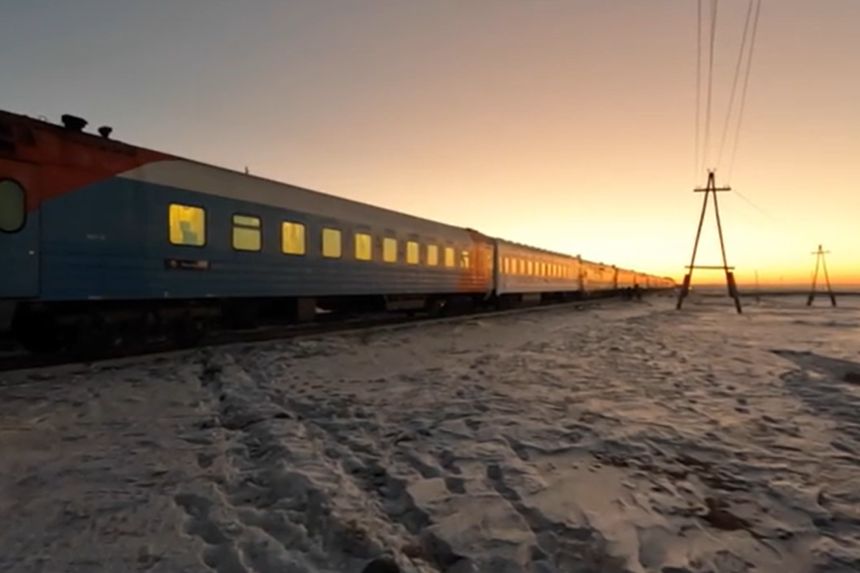 《12月30日出発限定》 年末年始だけの特別体験！☆雪原を走る初日の出列車と遊牧民の冬の暮らし４日間☆＜1名様から出発＞専用車利用のプライベート旅行｜MIATモンゴル航空（直行便）利用