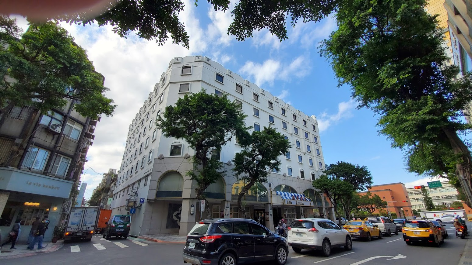 リビエラホテルの外観