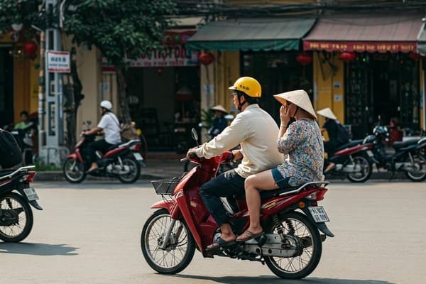 ダナン市内を走るバイクタクシー