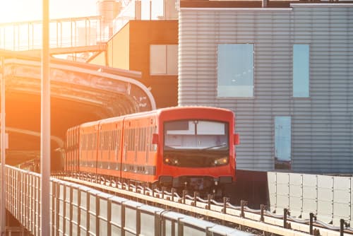 ヘルシンキ市内を走るメトロ