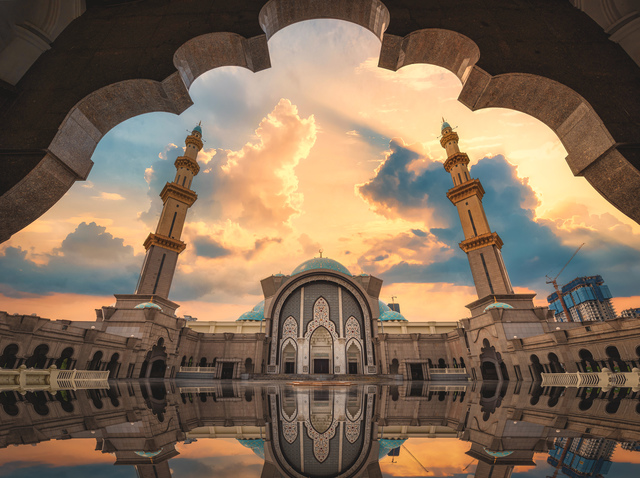 Masjid Wilayah Persekutuan at sunset in Kuala Lumpur, Malaysia.