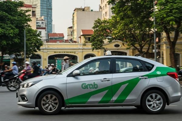 ホーチミン市内を走るGrabタクシー