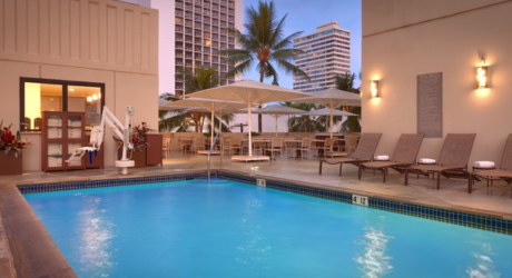 ホテルのプール