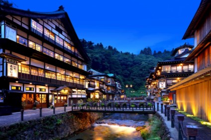 首都圏 発着 山形新幹線 つばさ で行く銀山温泉 2日間 まるで大正時代にタイムスリップしたかのよう 大正浪漫な情緒あふれる雰囲気でノスタルジック フォトジェニックな温泉街 銀山温泉 のお宿古勢起屋 別館宿泊 フリープラン 首都圏 発着 山形新幹線 つばさ で行く銀山温泉 2日間 まるで大正時代にタイムスリップしたかのよう 大正浪漫な情緒あふれる雰囲気でノスタルジック フォトジェニックな温泉街 銀山温泉 のお宿古勢起屋 別館宿泊 フリープラン